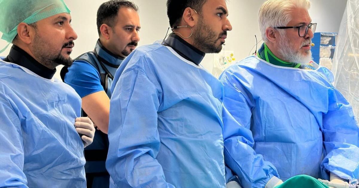 Prof. Dr. Hakan Uçar and Enes Alıç during a CTO Essentials 2025 live CTO case